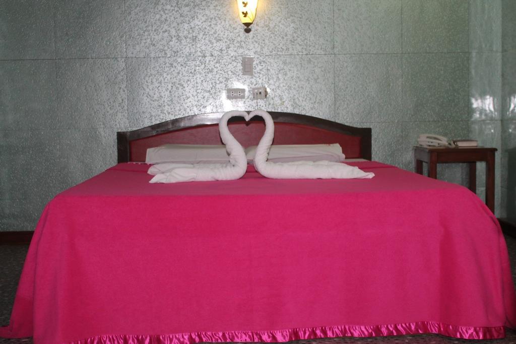 Obdulia'S Business Inn Dumaguete City Szoba fotó